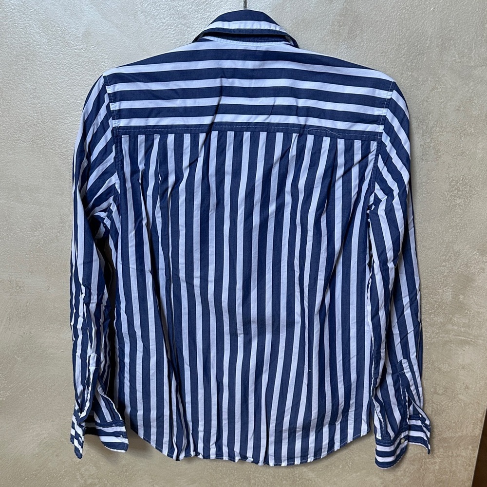 Euc Gap Striped Button Down Size Medium - image 4